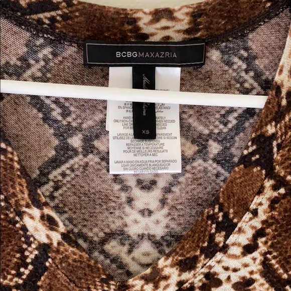 Bcbg Max Azeria Long Sleeve V-neck - Picture 2 of 4